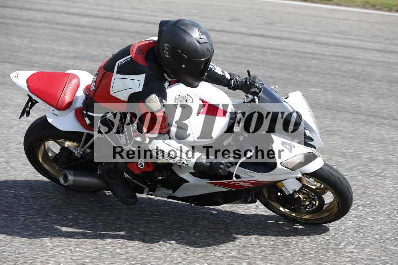 /Archiv-2025/09 22.04.2025 Cornu Master School ADR/rot-rouge/4